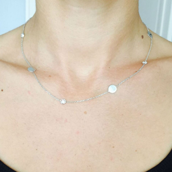 Collier médailles et zircons