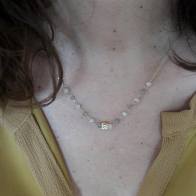 Collier chaîne et pierres fines doré