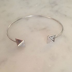 Bracelet cut pyramide